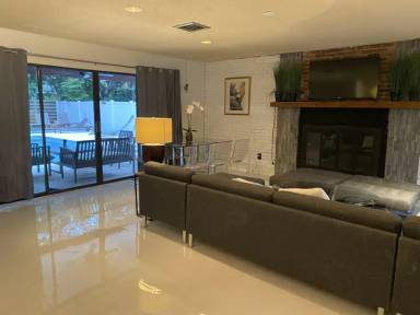 Main picture of 2156 Wisteria St