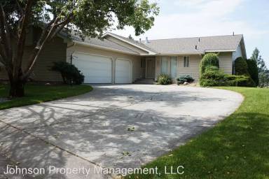 Main picture of 6011 N Park View Ln