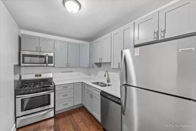 Main picture of 7610 N Rogers Ave