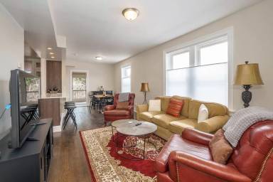 Main picture of 2237 N Clifton Ave