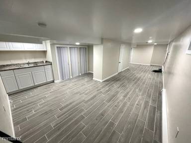 Main picture of 136 N 5th St