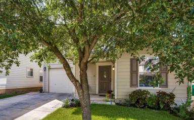 Main picture of 405 Hampton Cv