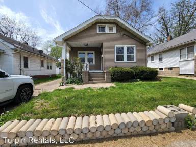 Main picture of 2215 N Ellis St