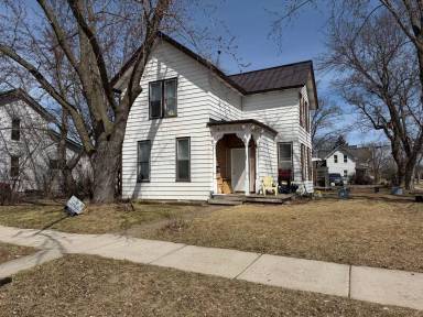 Main picture of 105 N State St