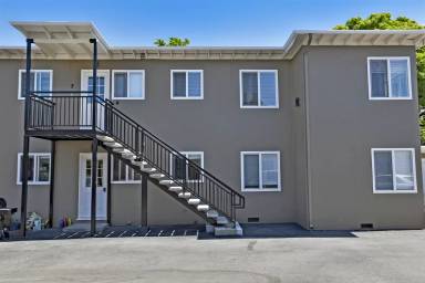 Main picture of 490 California St