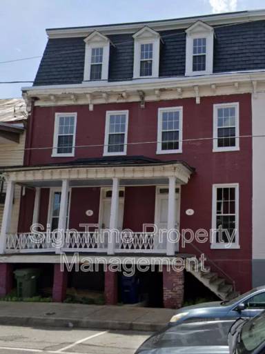 Main picture of 68 S Main St