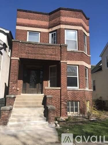 Main picture of 6129 N Hermitage Ave