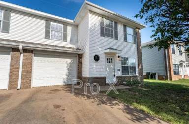 Main picture of 2404 S 16th St