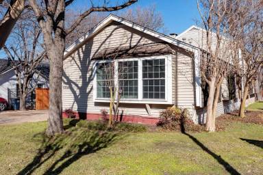 Main picture of 5700 Pershing Ave