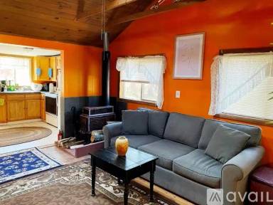 Main picture of 22 E Walnut St