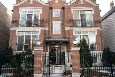 Main picture of 4335 W Dickens Ave