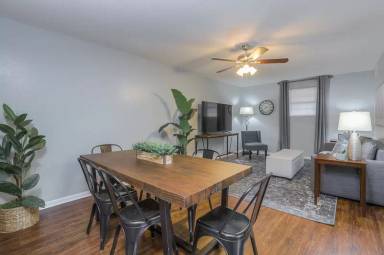 Main picture of 8327 Lowell Ave