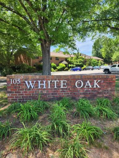 Main picture of White Oak Townhouses