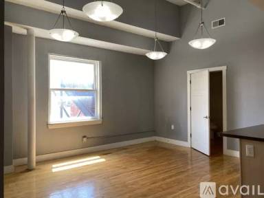 Main picture of 501 S Main St