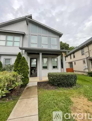 Main picture of 821 Knox Ave