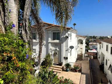 Main picture of 762 W 21st St