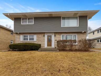 Main picture of 3234 S 76th St