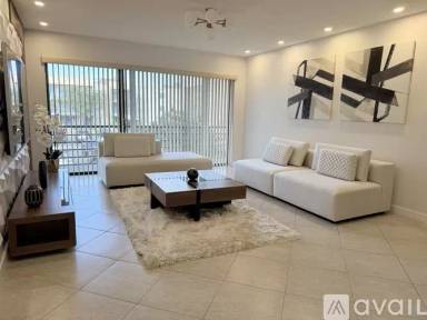 Main picture of 4040 N Hills Dr