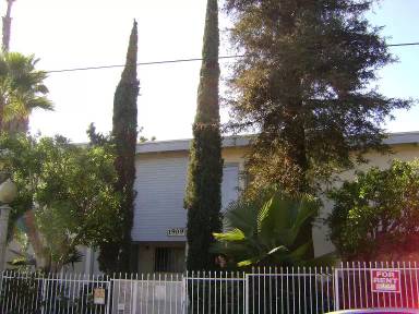 Main picture of 1909 N Beachwood Dr