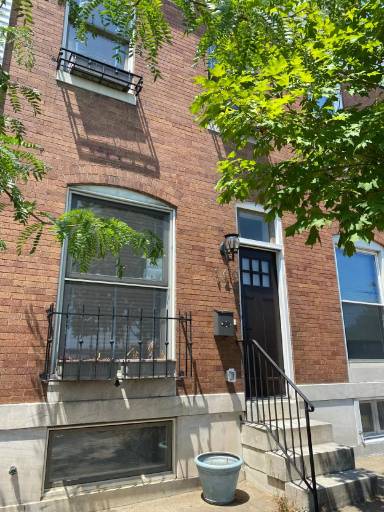 Main picture of 146 N East Ave