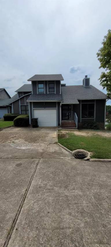 Main picture of 1527 Londonderry Pl