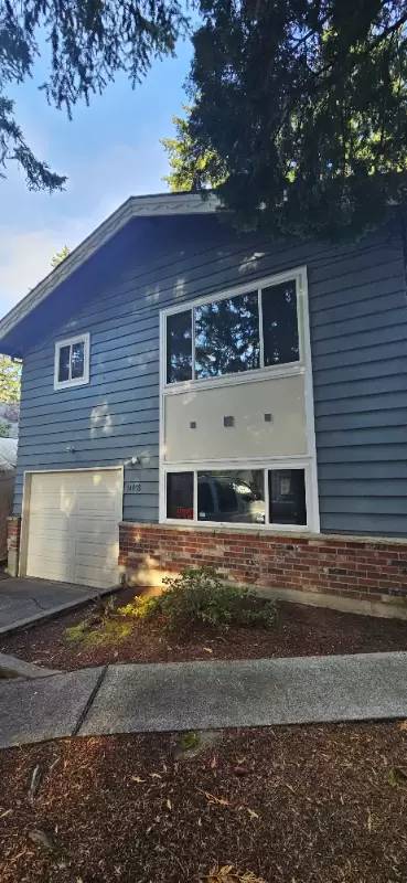 Main picture of 14008 Roslyn Pl N