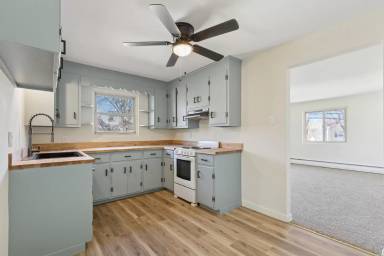 Main picture of 301 Rice St