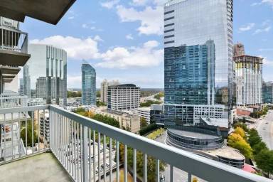 Main picture of Realm Condominiums