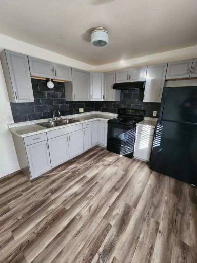 Main picture of 50 Royal Crest Dr