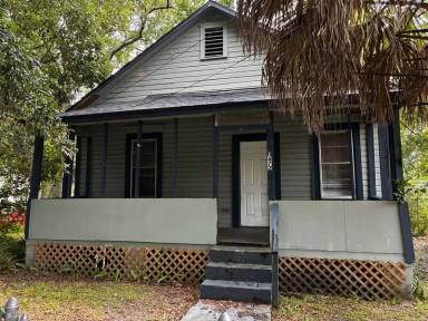 Main picture of 1672 W 2nd St