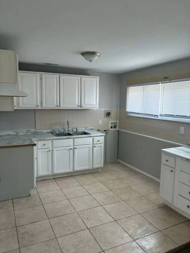 Main picture of 2384 Wisconsin St