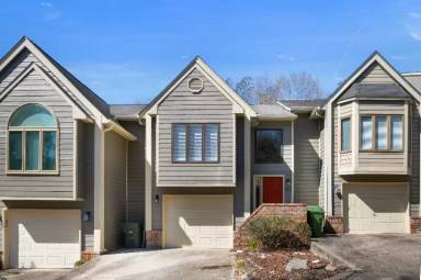 Main picture of 312 Treetop Dr NE