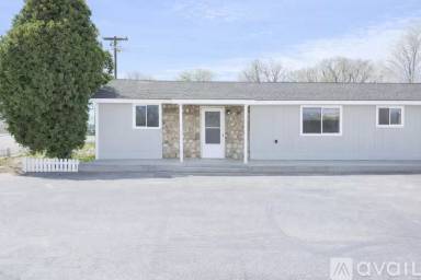 Main picture of 340 E 8th N