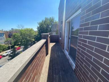 Main picture of 4520 N Beacon St