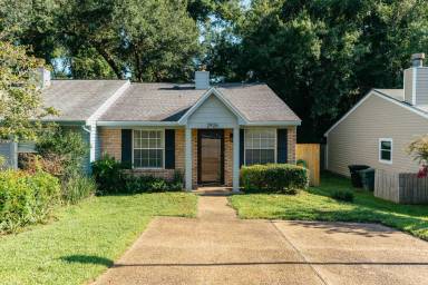 Main picture of 2926 Richview Park Cir N