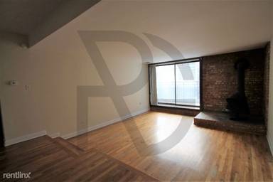 Main picture of 1220 N La Salle Dr