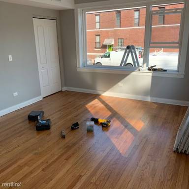 Main picture of 1155 E 72nd St