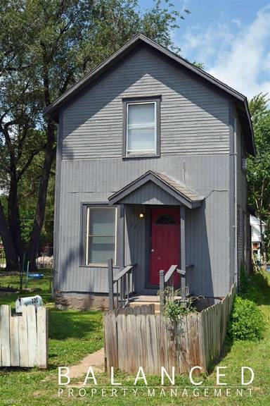 Main picture of 221 SW Polk St