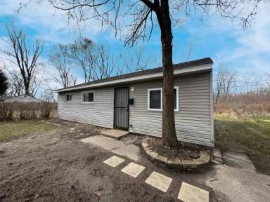 Main picture of 2348 Wisconsin St