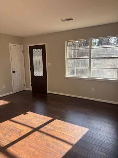 Main picture of 8227 Country Cir