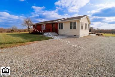 Main picture of 8122 County Road 60