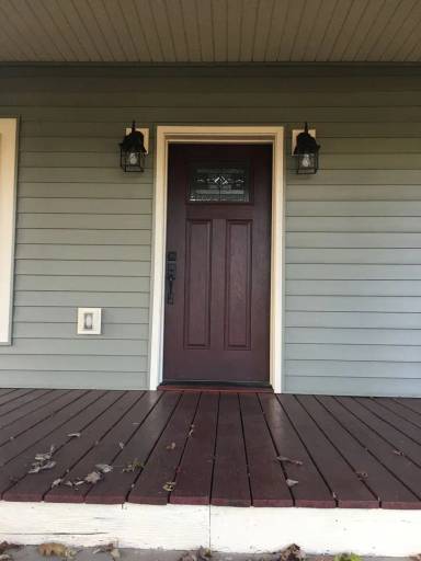 Main picture of 2562 Main St