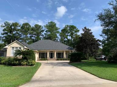 Main picture of 1700 Colonial Dr