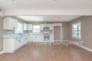 Main picture of 1512 1/2 N Durant St