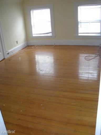 Main picture of 10 Dighton St