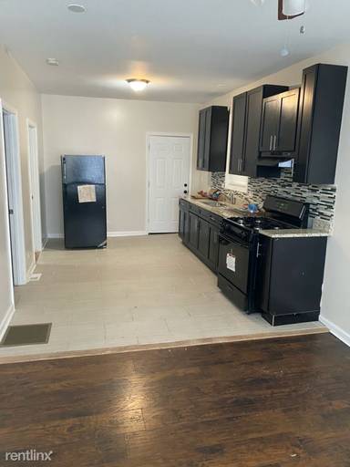 Main picture of 8253 S Brandon Ave
