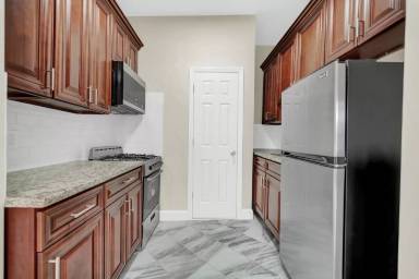 Main picture of 135 Hopkins Ave - 4