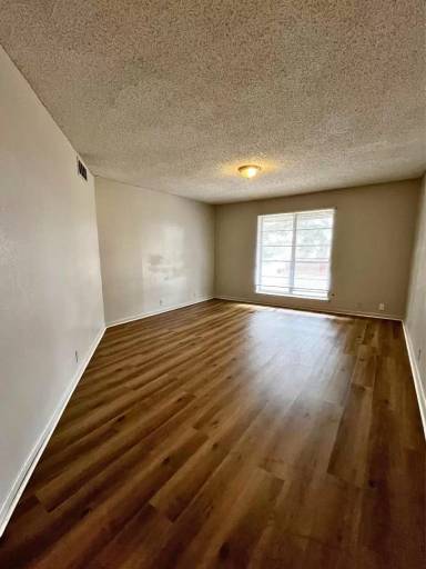 Main picture of 306 Lakewood Dr