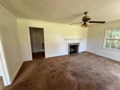 Main picture of 906 Mark Dr