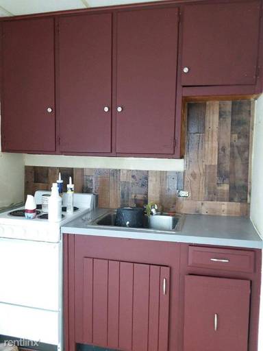 Main picture of 21 N Front St